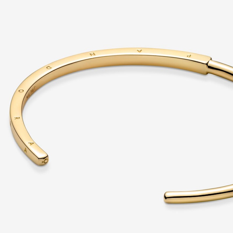 Pandora Signature I-D Open Bangle Gold Plated | 713LWPTAH